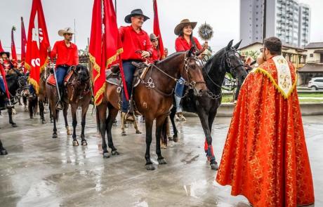 16-cavalaria-do-divino-e-destaque-no-proximo-domingo-em-caraguatatuba-1.jpg