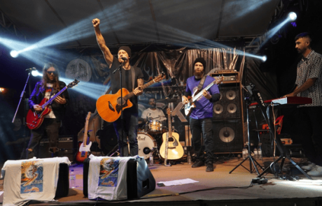 7-festival-rock-na-ilha-estreia-na-praia-do-pereque-neste-fim-de-semana-2.png