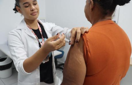 caraguatatuba-amplia-campanha-de-vacinacao-contra-gripe-para-populacao-geral.jpg