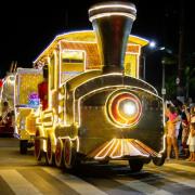 christmas-experience-prefeitura-de-ilhabela-leva-parada-de-natal-as-ruas-da-cidade-neste-domingo-21.jpg
