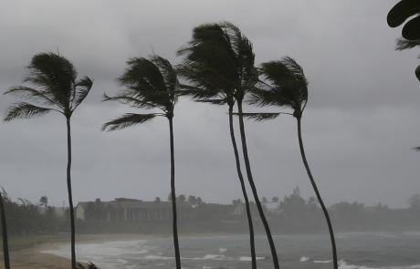 chuva-na-praia.jpg