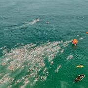 circuito-mares-retorna-a-ilhabela-com-etapa-que-reune-3-mil-atletas-na-praia-do-pereque-1.jpeg