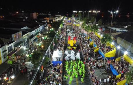 desfile-das-escolas-de-samba-promete-encantar-a-rua-da-praia.jpeg