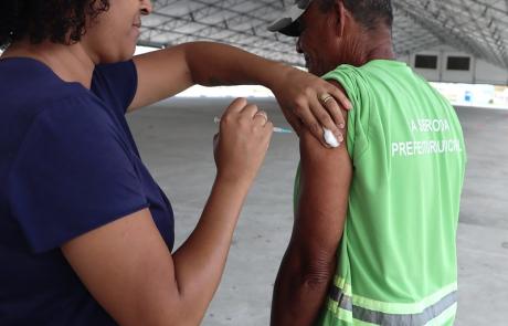 dia-d-da-vacinacao-em-caraguatatuba-aplica-mais-de-500-doses-e-campanha-ja-ultrapassa-12-mil-aplicacoes-1.jpg