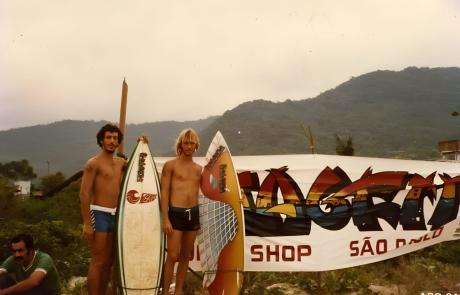 documentario-sobre-a-historia-do-surf-em-caragua-sera-lancado-neste-sabado-com-entrada-solidaria-2.jpeg