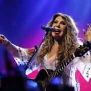 elba-ramalho-bicho-de-pe-e-negritude-junior-sao-algumas-das-atracoes-musicais-do-13-festival-da-sardinha-em-ilhabela.jpg