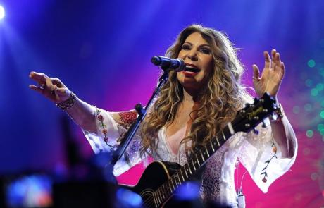 elba-ramalho-bicho-de-pe-e-negritude-junior-sao-algumas-das-atracoes-musicais-do-13-festival-da-sardinha-em-ilhabela.jpg