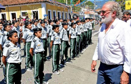 escola-civico-ilhabela.jpg