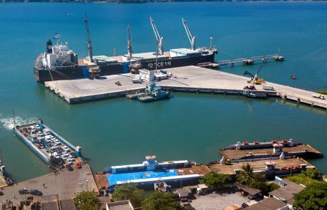 governo-do-estado-assina-aditivo-que-garante-obras-do-novo-acesso-ao-porto-de-sao-sebastiao-1.jpeg