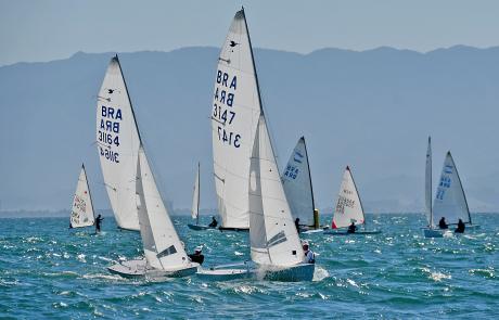 ilhabela-abre-mes-da-vela-com-a-53-semana-internacional-de-monotipos-e-reune-145-velejadores.jpeg