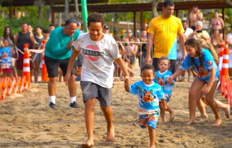kids-beach-run-reune-mais-de-300-criancas-na-praia-do-pereque-em-ilhabela-1.jpeg