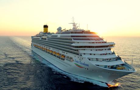 navio-costa-favolosa-chega-a-ilhabela-trazendo-38-mil-turistas-e-abrindo-a-temporada-dos-grandes-transatlanticos.jpg