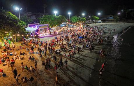 praia-do-arrastao-recebe-luau-com-muito-forro-e-clima-junino-neste-sabado-1.jpeg