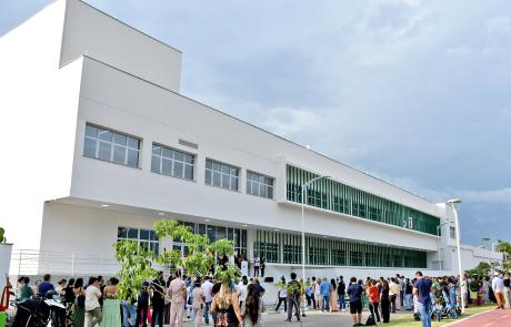prefeito-colucci-entrega-novo-bloco-da-maternidade-e-eleva-padrao-da-saude-publica-em-ilhabela-2.jpg