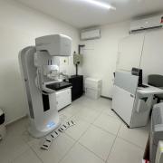 prefeito-toninho-colucci-amplia-investimento-na-saude-da-mulher-com-novo-mamografo-digital-em-ilhabela.jpeg