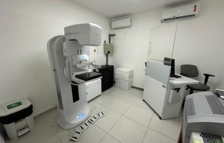 prefeito-toninho-colucci-amplia-investimento-na-saude-da-mulher-com-novo-mamografo-digital-em-ilhabela.jpeg