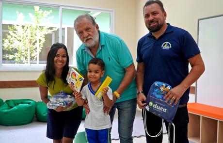 prefeito-toninho-colucci-da-inicio-ao-maior-concurso-da-educacao-ja-realizado-em-ilhabela.jpeg