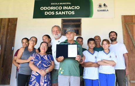 prefeito-toninho-colucci-entrega-primeira-escola-da-comunidade-tradicional-da-figueira-em-ilhabela-02.jpg