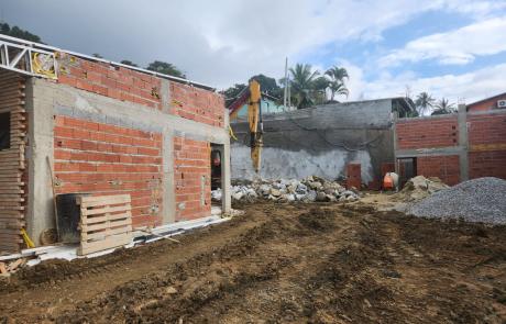 prefeitura-acelera-obras-da-nova-escola-civico-municipal-do-itaquanduba-2.jpeg