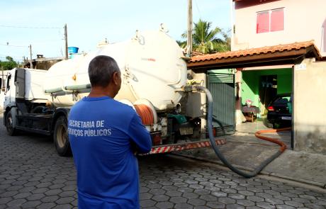 prefeitura-de-caraguatatuba-faz-forca-tarefa-para-zerar-fila-de-limpeza-de-fossas-ate-junho-2.jpg