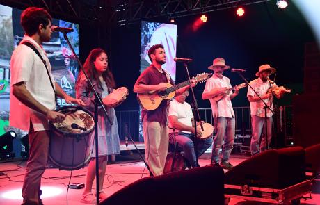 prefeitura-de-ilhabela-abre-a-31-semana-da-cultura-caicara-com-homenagens-emocionantes-e-valorizacao-das-tradicoes-do-povo-caicara-4.jpeg