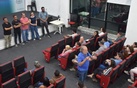 prefeitura-de-ilhabela-entrega-autorizacoes-de-emplacamento-a-67-familias-do-nucleo-bexiga-2.jpg