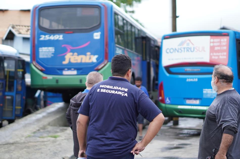 prefeitura-de-ilhabela-realiza-fiscalizacao-na-empresa-responsavel-pelo-transporte-coletivo-2_easy-resizecom.jpg