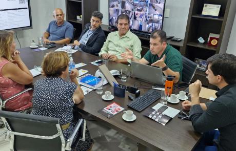 prefeitura-discute-desenvolvimento-economico-com-representantes-do-estado.jpg