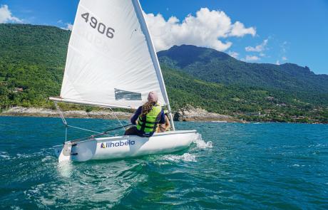 projeto-vela-para-todos-oferece-aulas-gratuitas-em-ilhabela.jpg