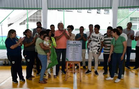 toninho-colucci-entrega-reforma-da-quadra-poliesportiva-do-itaquanduba-3.jpg