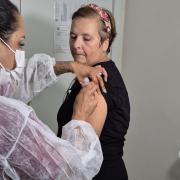 vacinacao-contra-febre-amarela-segue-em-postos-volantes-e-fixos-em-caraguatatuba.jpg