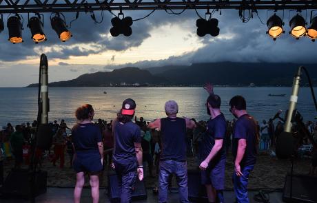 vem-ai-a-3-edicao-do-ilhabela-jam-na-praia-do-pereque-com-musicos-locais-e-convidados.jpg