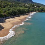 verao-em-alta-–-ilhabela-projeta-crescimento-no-turismo-e-expansao-recorde-de-vagas-de-emprego.jpg