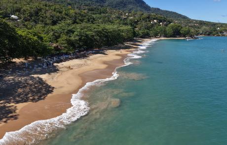 verao-em-alta-–-ilhabela-projeta-crescimento-no-turismo-e-expansao-recorde-de-vagas-de-emprego.jpg